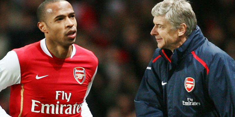 Arsene Wenger và Thierry Henry