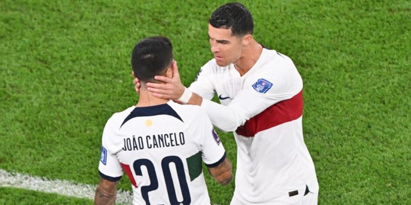 Ronaldo và Joao Cancelo