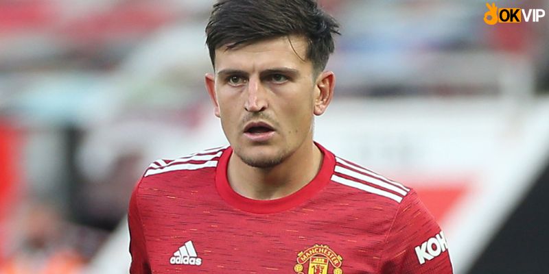 Trung vệ Harry Maguire chuyển sang MU thi đấu và đeo băng đội trưởng